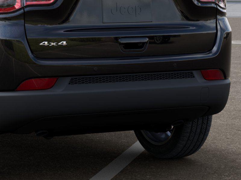 New 2026 Diamond Black Crystal Pearl-Coat Exterior Paint Jeep Limited image 13