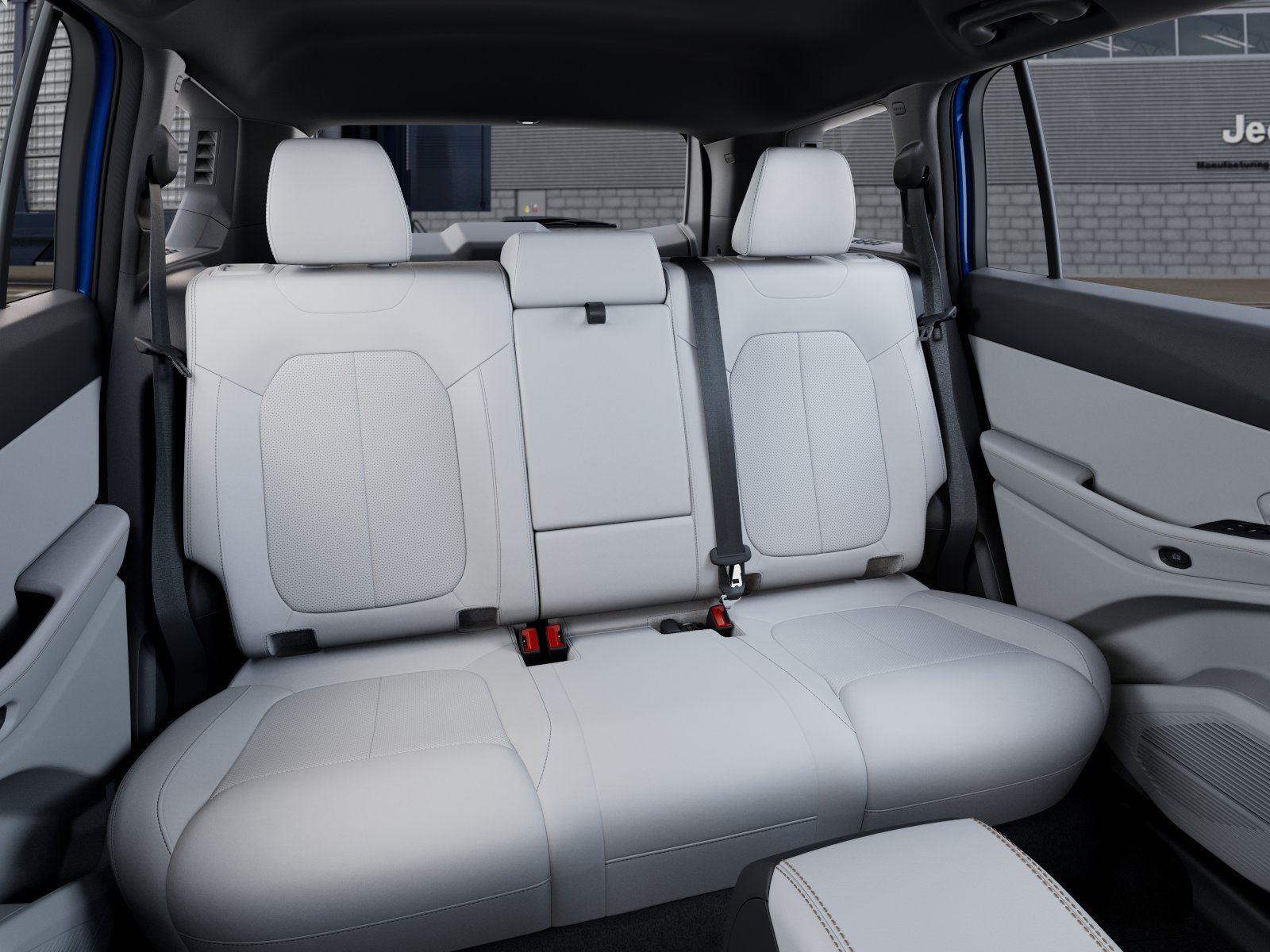 New 2026 Hydro Blue Pearl-Coat Exterior Paint Jeep Limited image 15