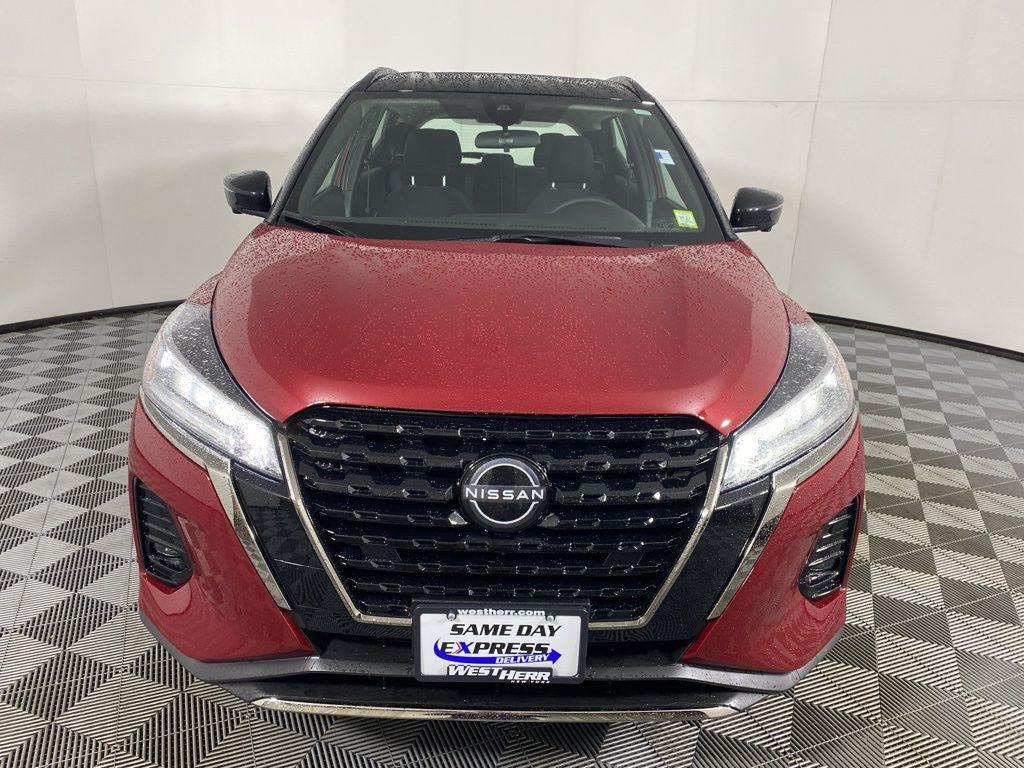 Used 2024 Super Black Nissan SR image 4