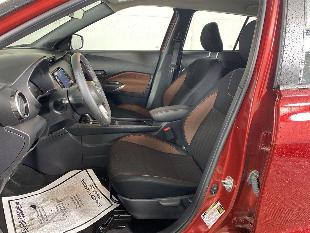 Used 2024 Super Black Nissan SR image 12