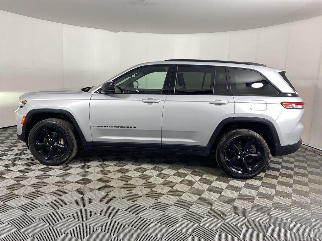 Used 2024 Silver Zynith Jeep Altitude X image 14