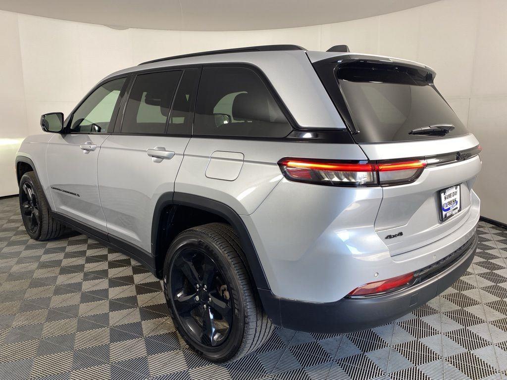 Used 2024 Silver Zynith Jeep Altitude X image 16