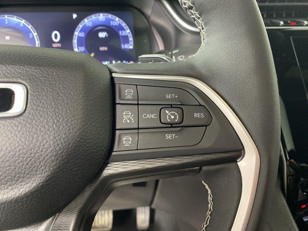 Used 2024 Silver Zynith Jeep Altitude X image 24