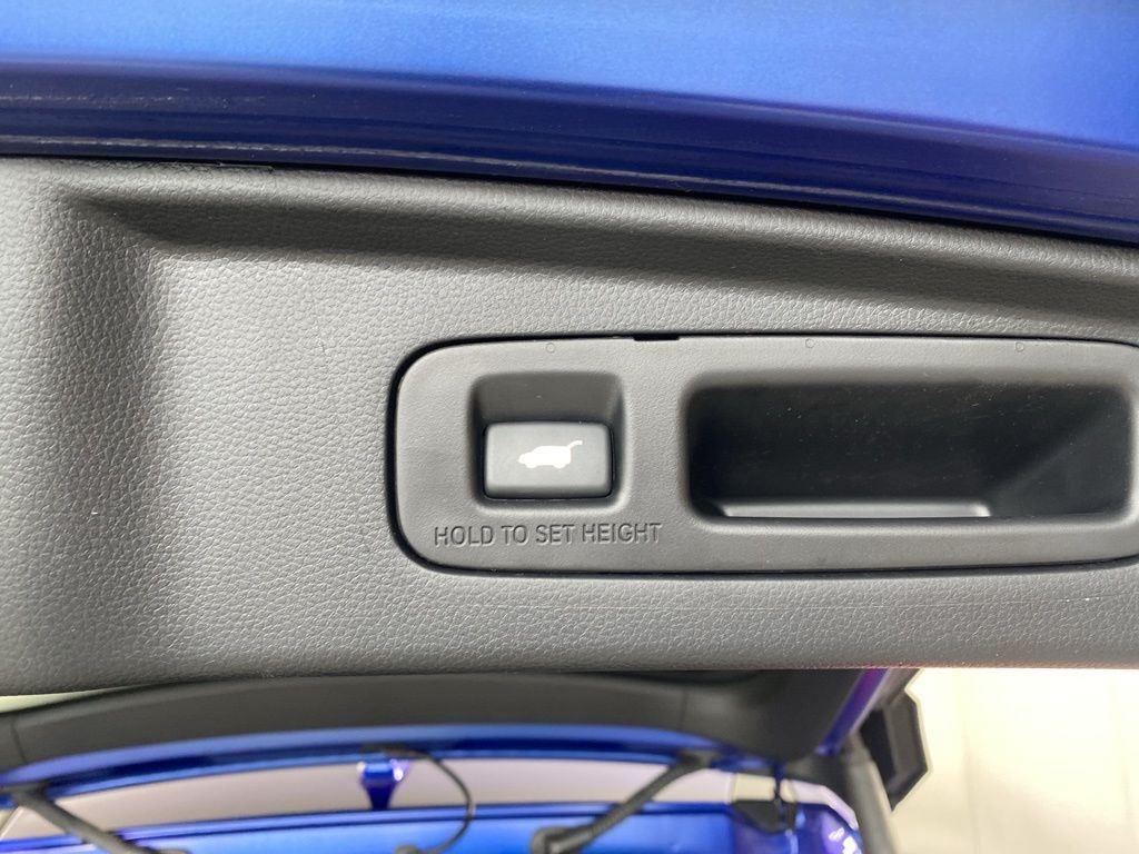 Used 2024 Canyon River Blue Metallic Honda EX-L image 17