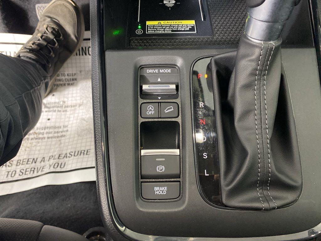 Used 2024 Canyon River Blue Metallic Honda EX-L image 27