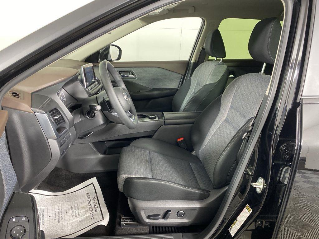 Used 2023 Super Black Nissan SV image 13