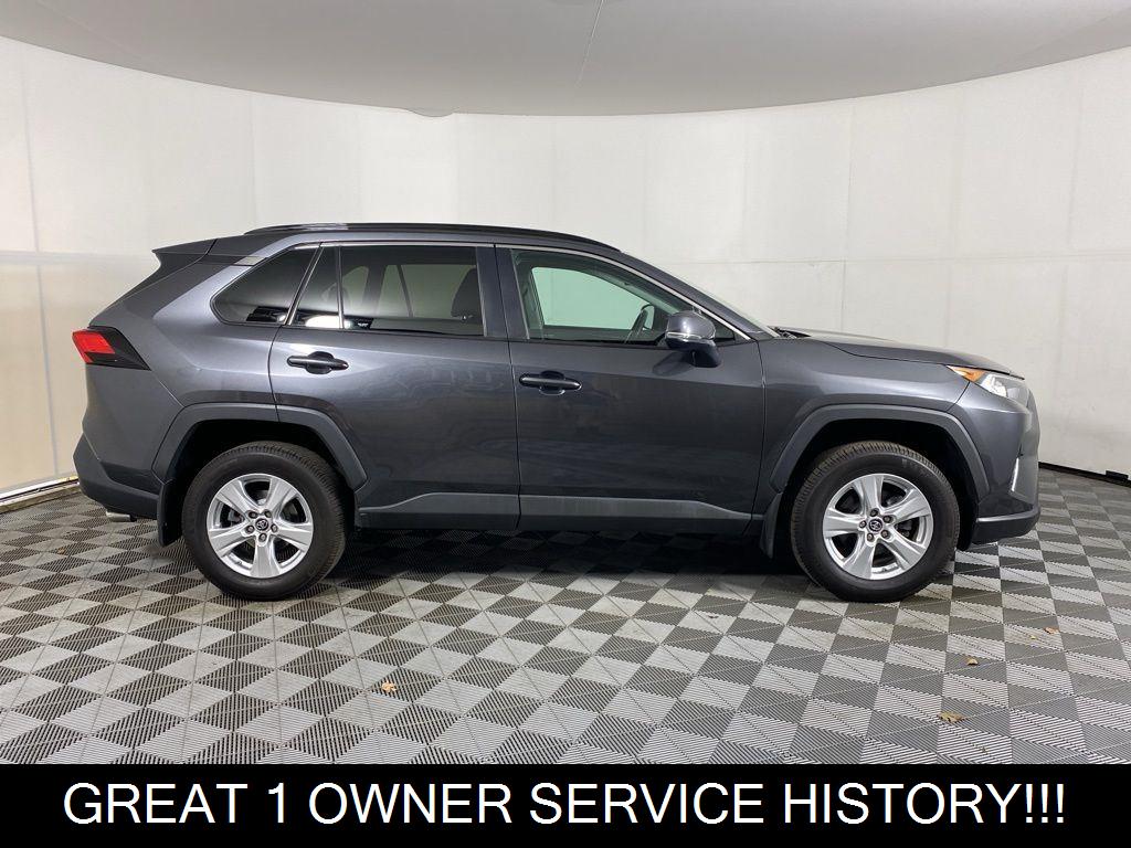 Used 2019 Magnetic Gray Metallic Toyota XLE image 3