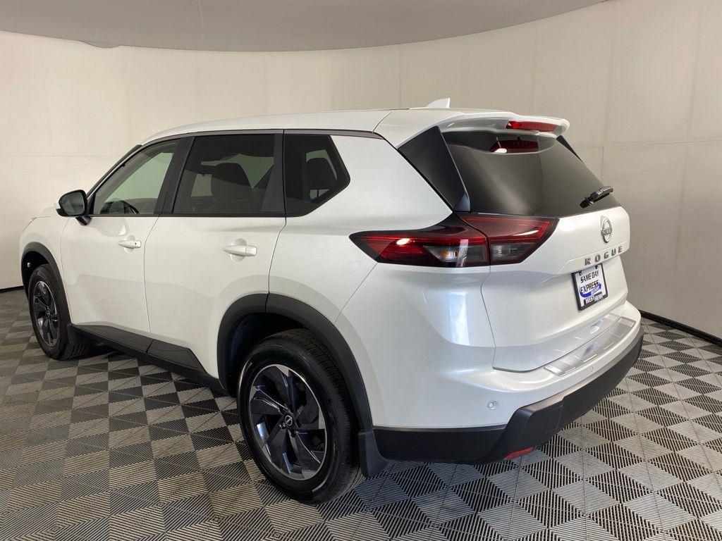 Used 2025 White Pearl Nissan SV image 6