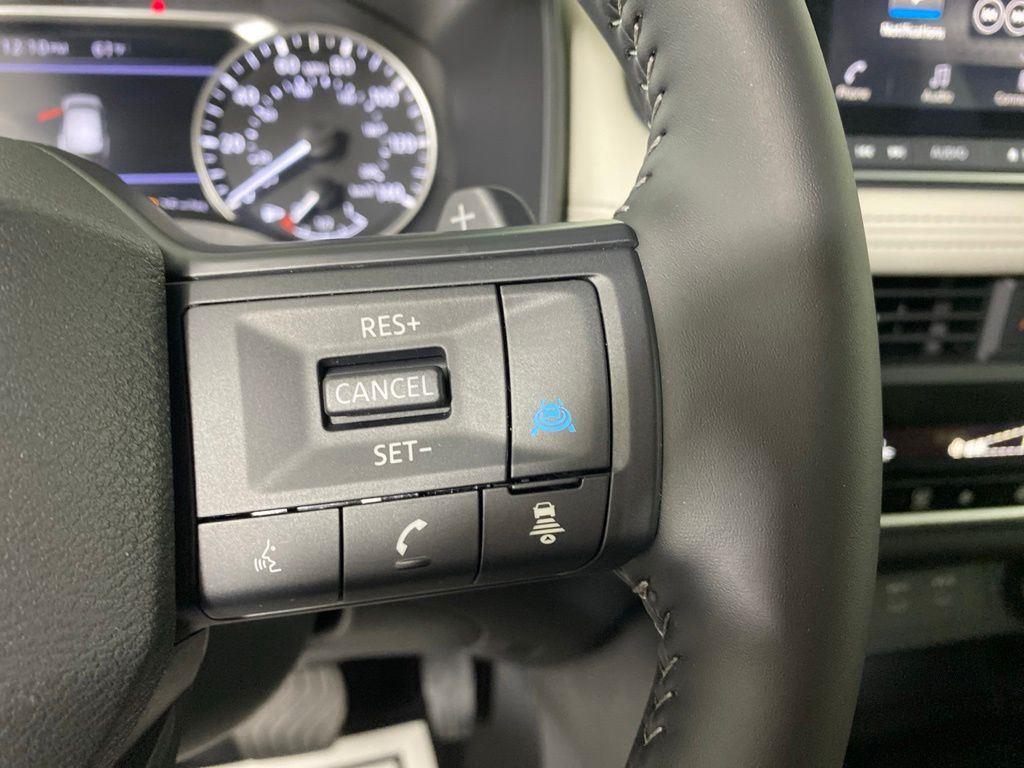Used 2025 White Pearl Nissan SV image 13