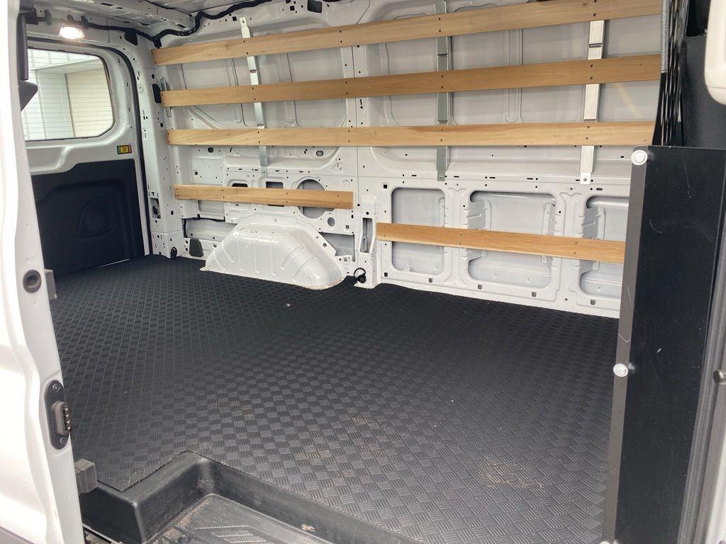 Used 2025 Oxford White Ford Base image 4
