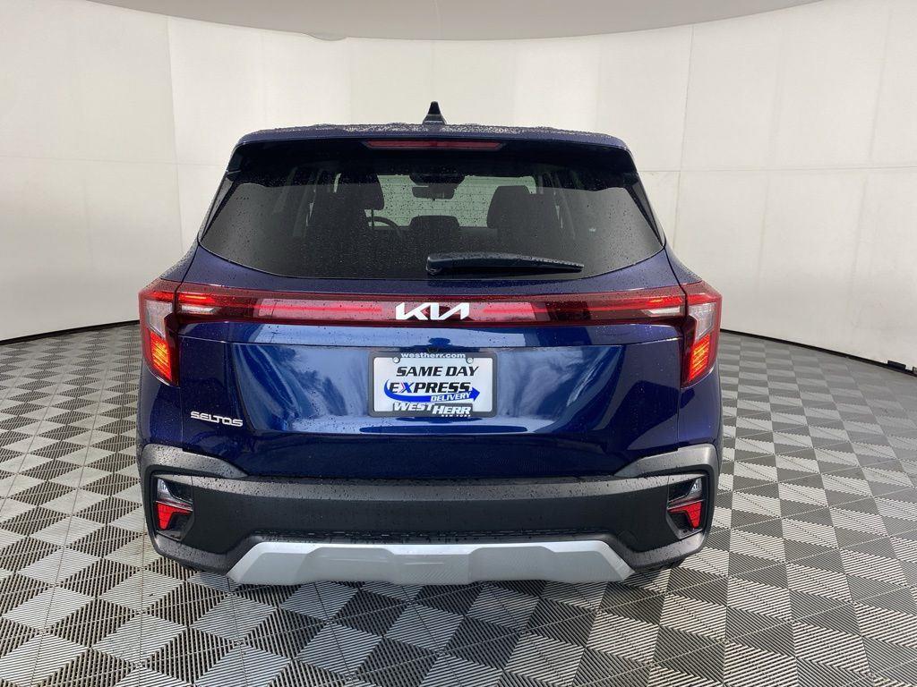 Used 2026 Dark Ocean Blue Kia LX image 9