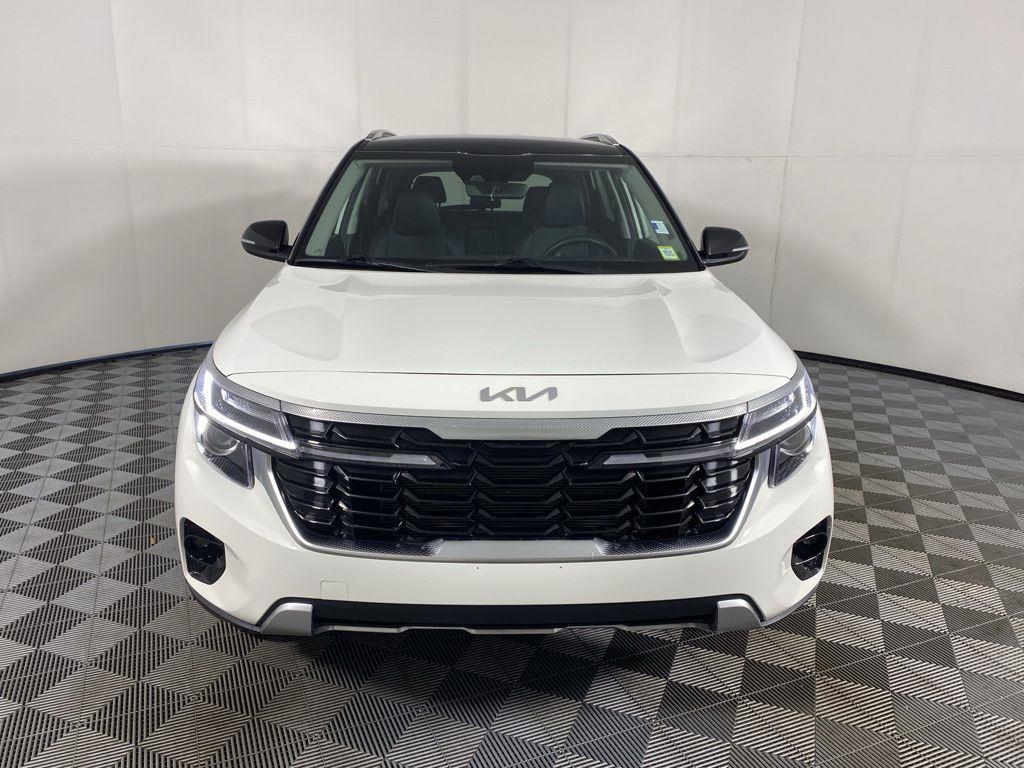 Used 2026 Clear White Kia S image 7