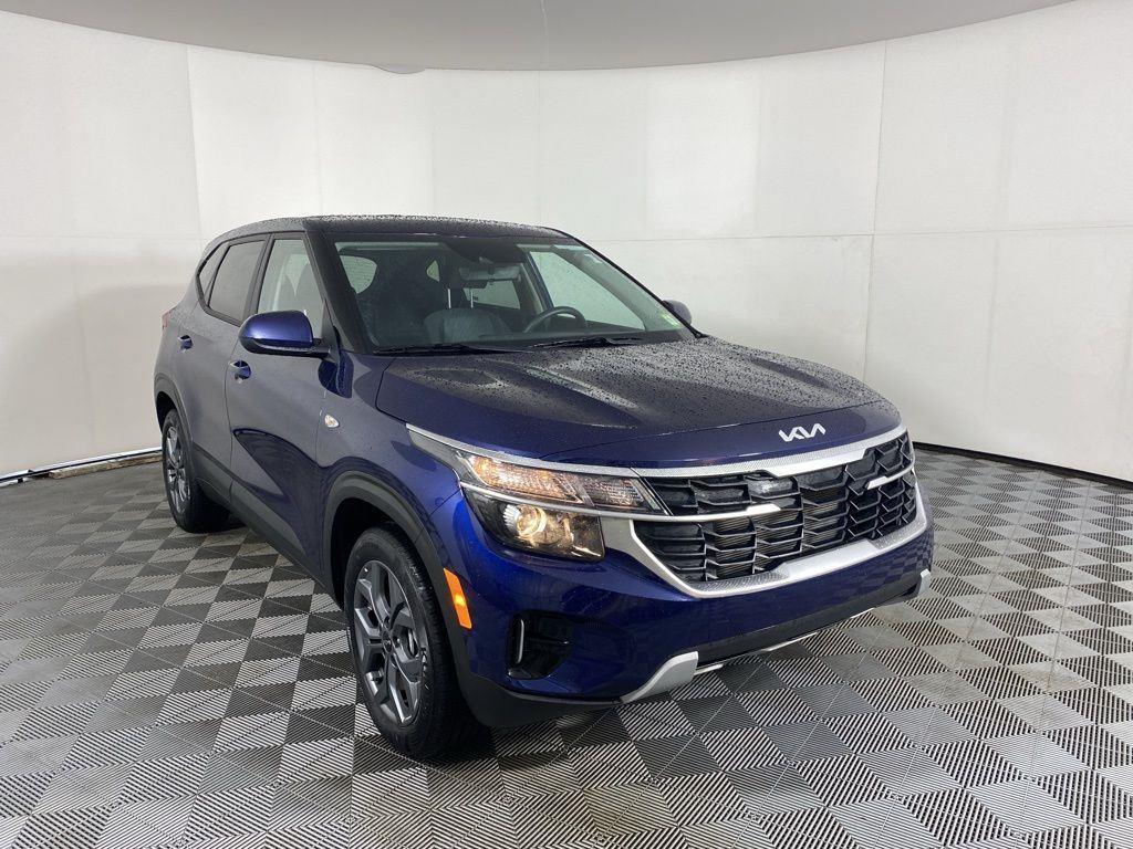 Used 2026 Dark Ocean Blue Kia LX image 10