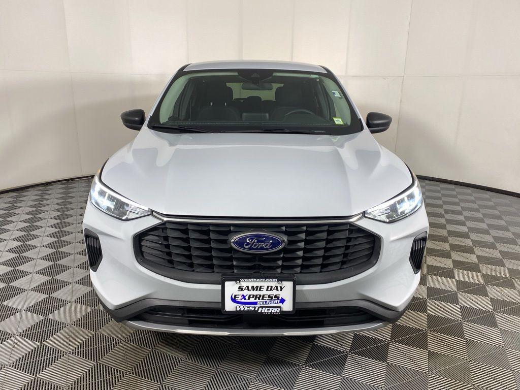 Used 2025 Silver Metallic Ford Active image 4