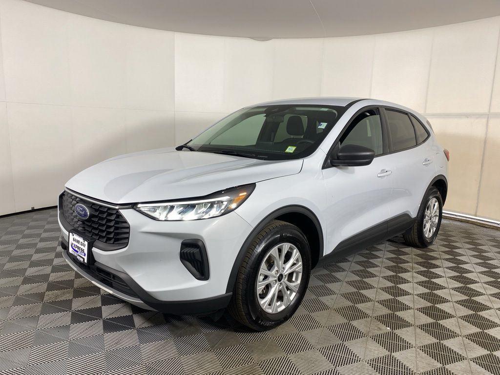 Used 2025 Silver Metallic Ford Active image 5