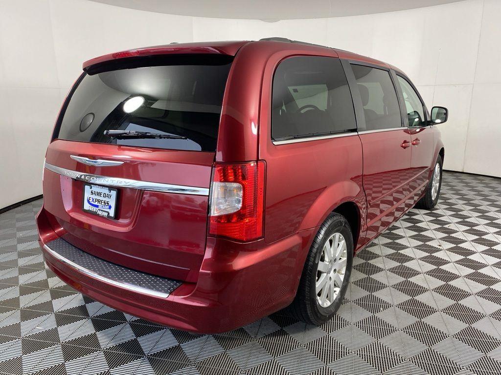 Used 2015 Deep Cherry Red Crystal Chrysler LX image 5