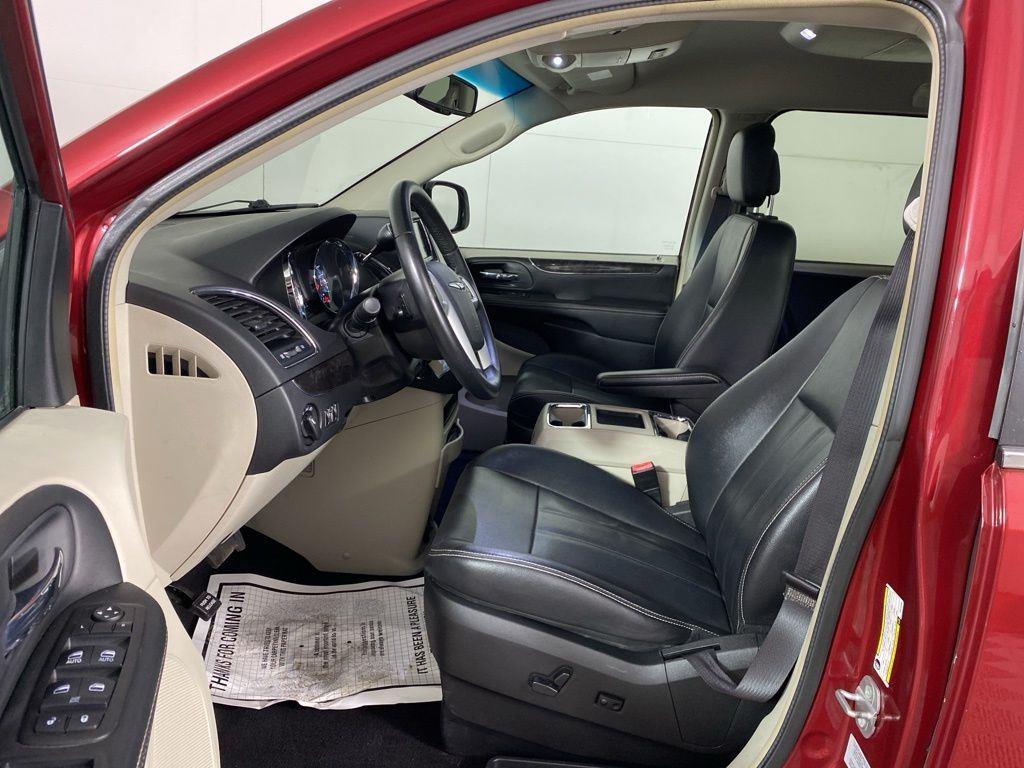 Used 2015 Deep Cherry Red Crystal Chrysler LX image 8