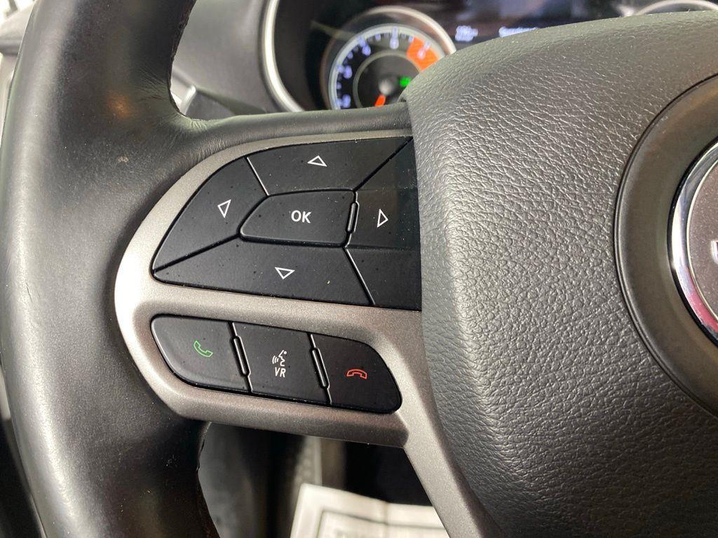 Used 2019 Bright White Clearcoat Jeep Limited image 20