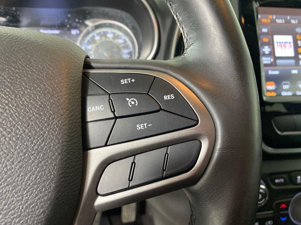 Used 2019 Bright White Clearcoat Jeep Limited image 21