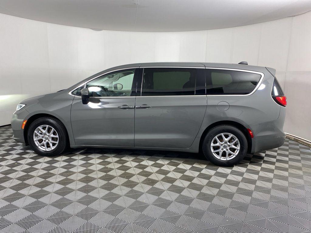 Used 2023 Gray Clearcoat Chrysler Touring L image 15