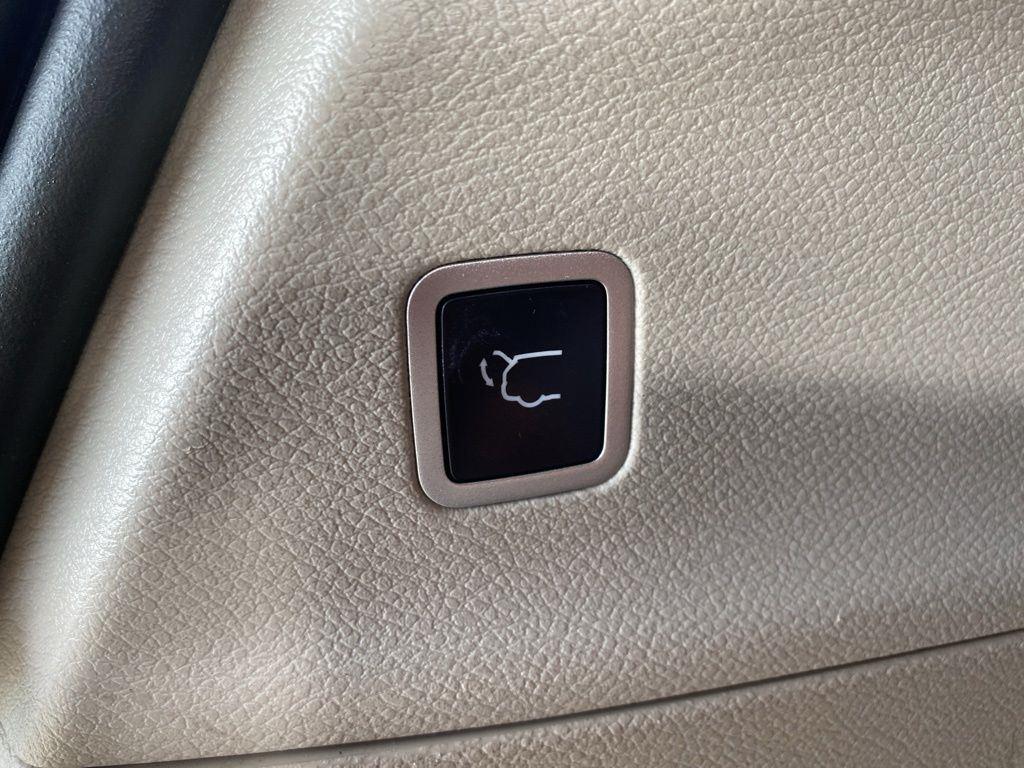 Used 2023 Gray Clearcoat Chrysler Touring L image 18