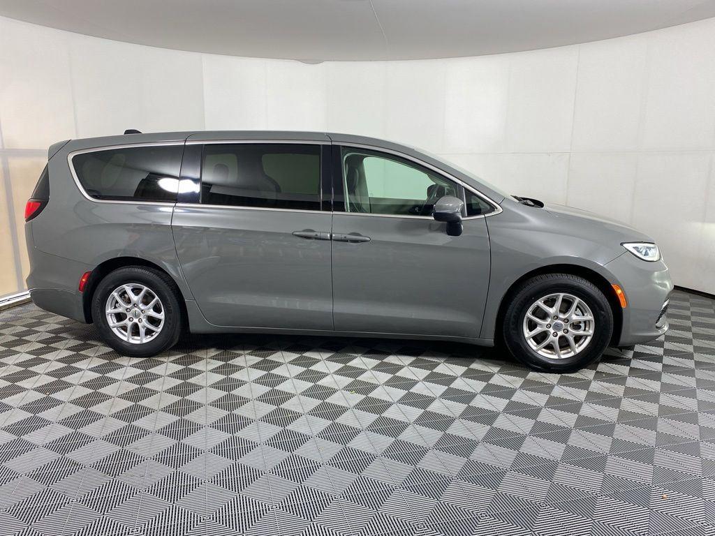 Used 2023 Gray Clearcoat Chrysler Touring L image 4