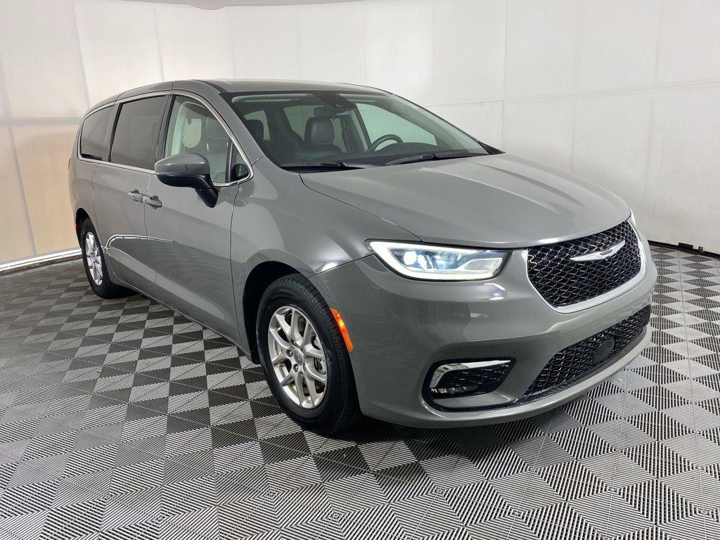 Used 2023 Gray Clearcoat Chrysler Touring L image 20
