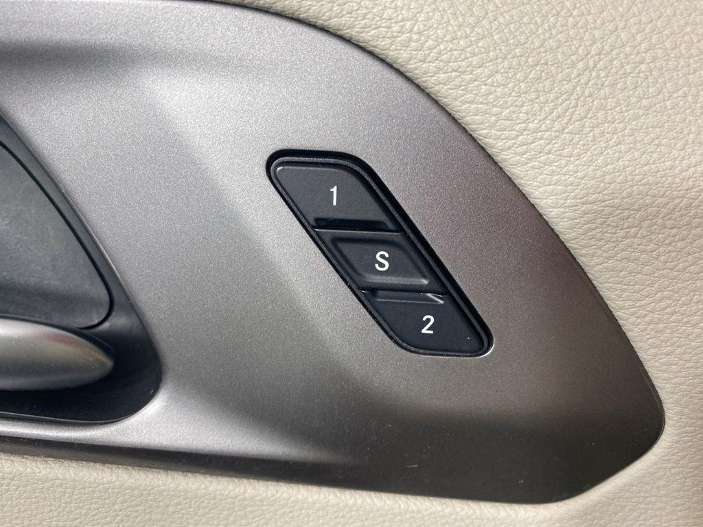 Used 2023 Gray Clearcoat Chrysler Touring L image 28