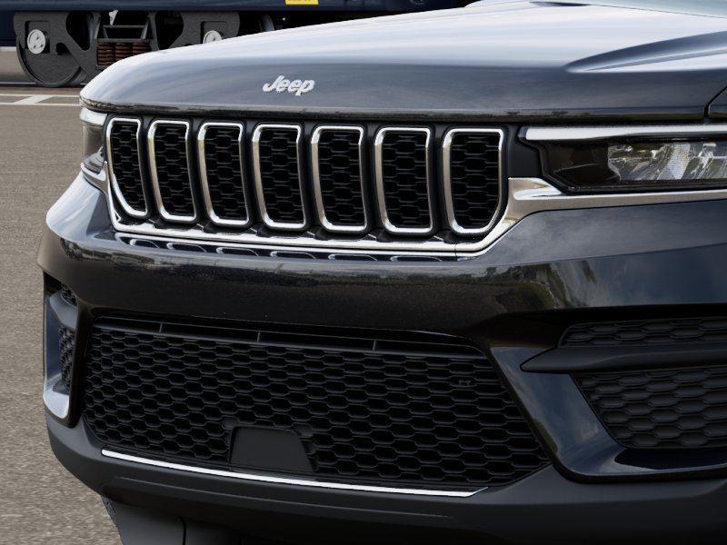 New 2026 Diamond Black Crystal Pearl-Coat Exterior Paint Jeep Laredo X image 11