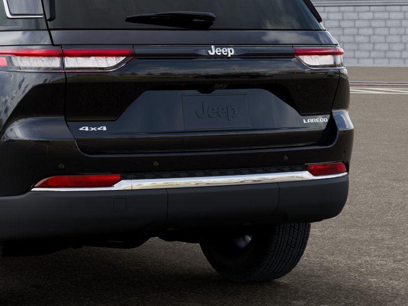 New 2026 Diamond Black Crystal Pearl-Coat Exterior Paint Jeep Laredo X image 13