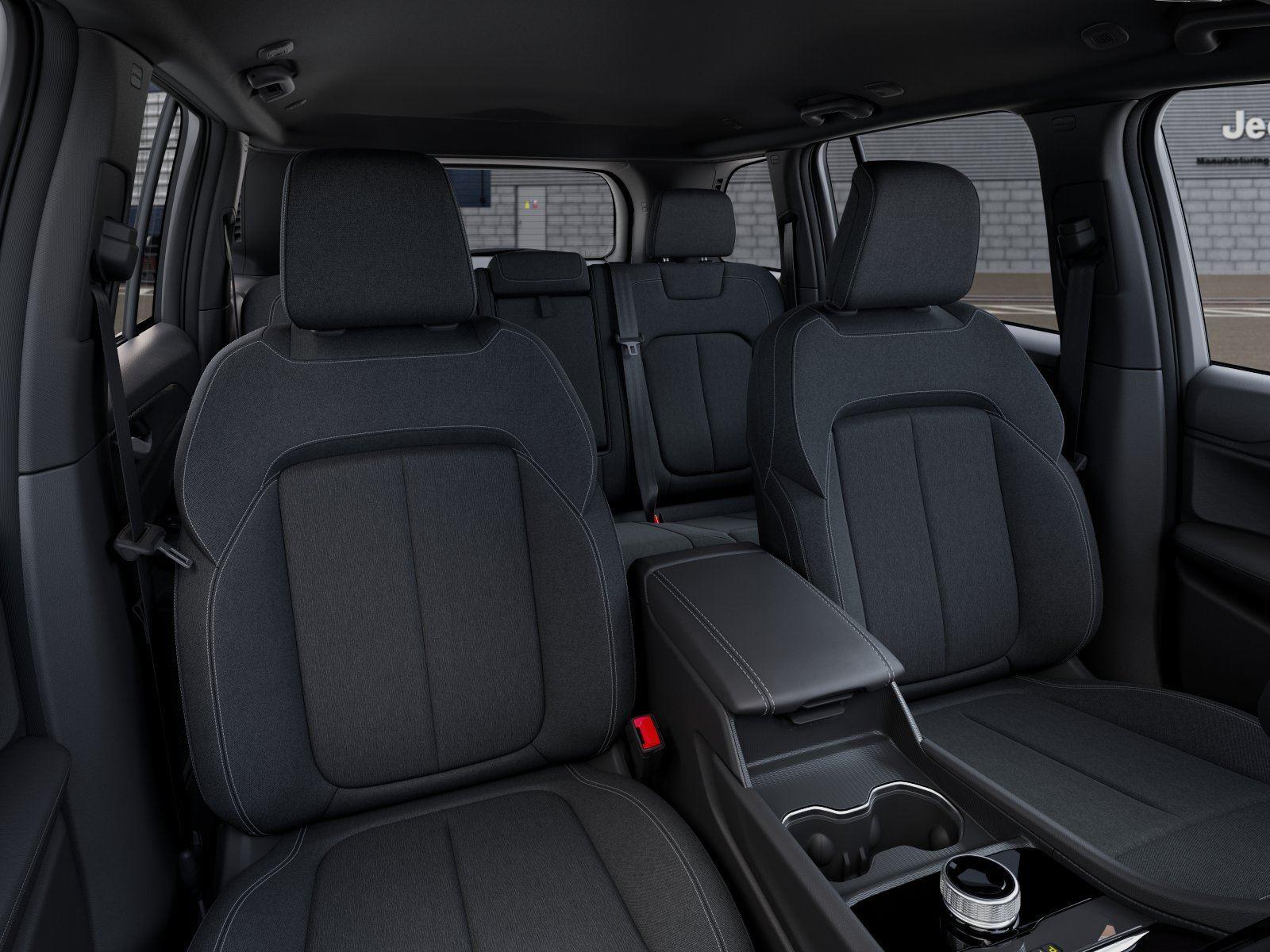New 2026 Diamond Black Crystal Pearl-Coat Exterior Paint Jeep Laredo X image 16