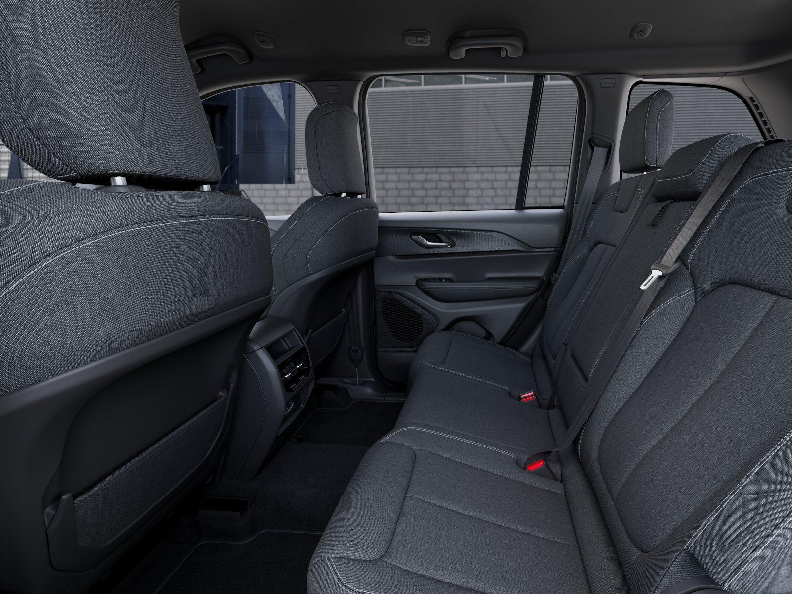 New 2026 Diamond Black Crystal Pearl-Coat Exterior Paint Jeep Laredo X image 23