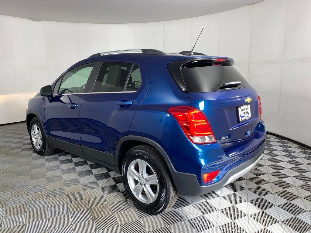 Used 2020 Pacific Blue Metallic Chevrolet LT image 7