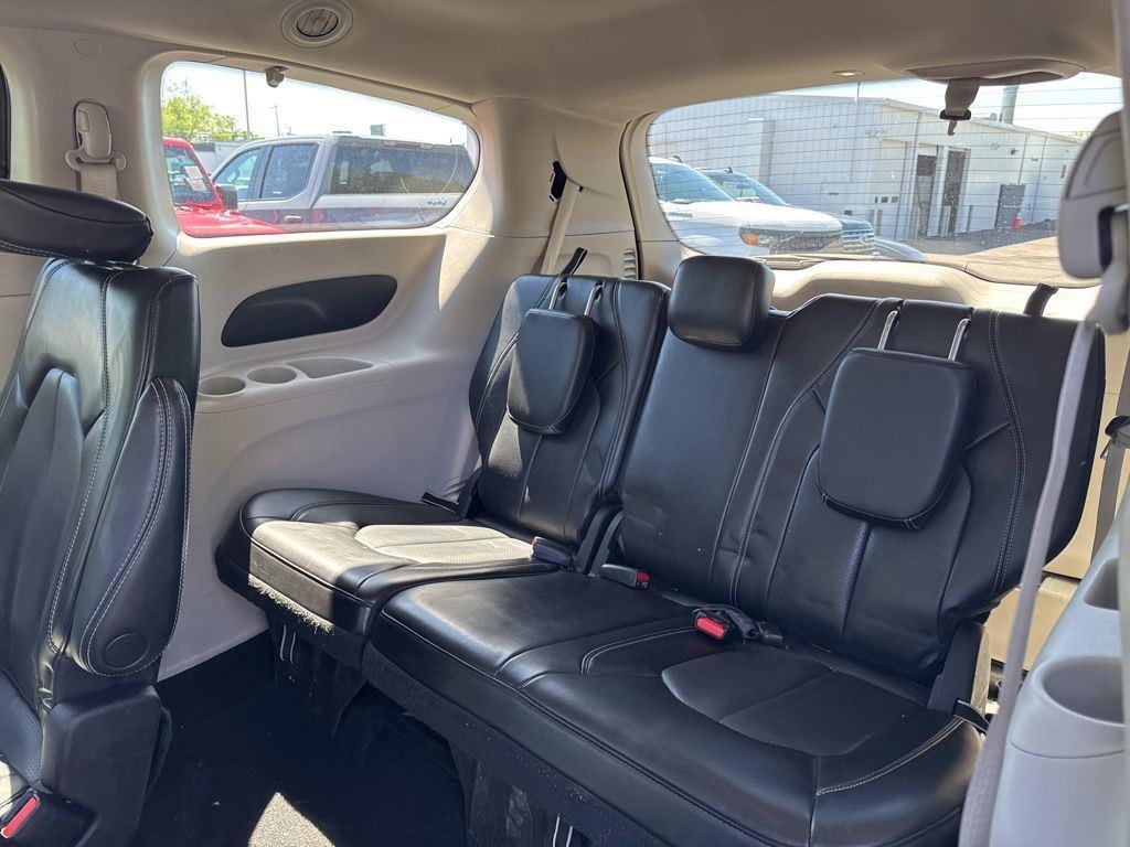 Used 2023 Crystal Metallic Chrysler Touring L image 5