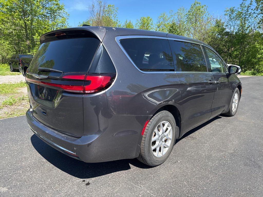Used 2023 Crystal Metallic Chrysler Touring L image 7