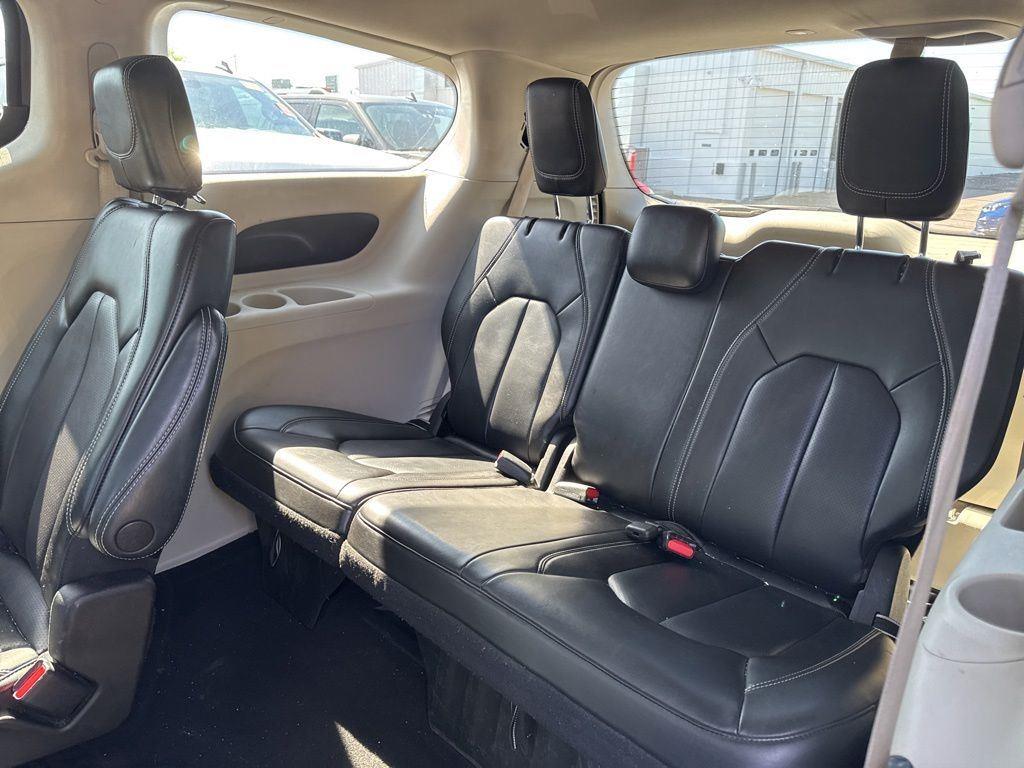 Used 2023 Gray Clearcoat Chrysler Touring L image 9