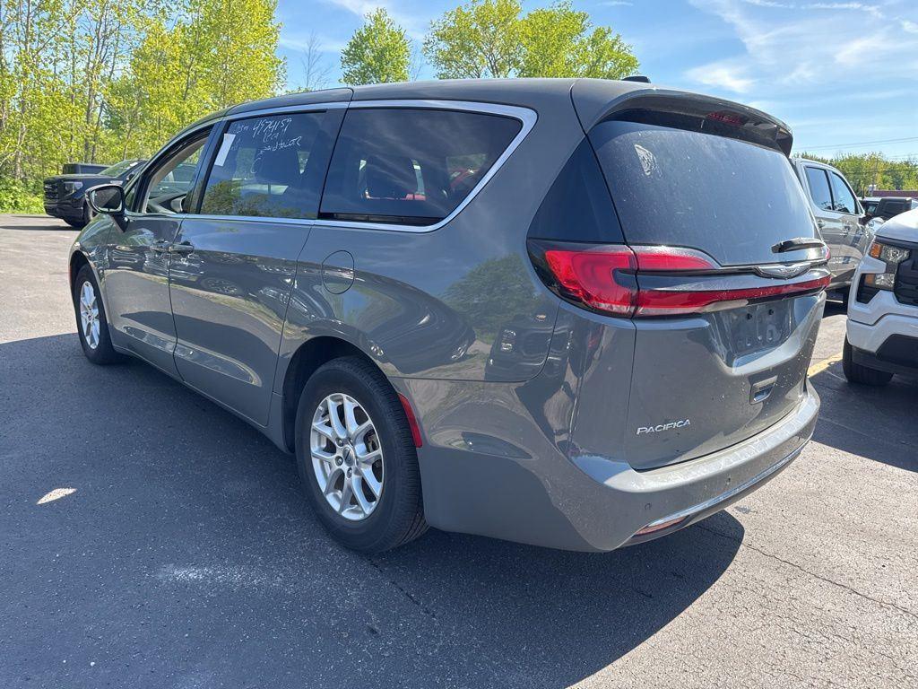 Used 2023 Gray Clearcoat Chrysler Touring L image 10