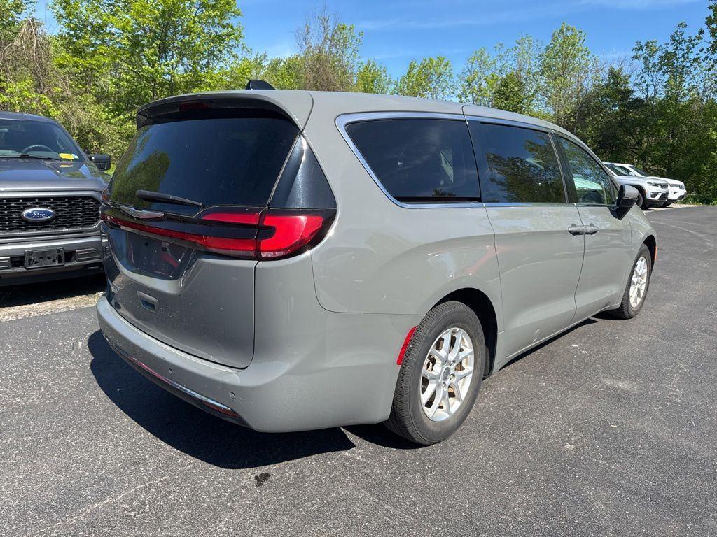 Used 2023 Gray Clearcoat Chrysler Touring L image 11