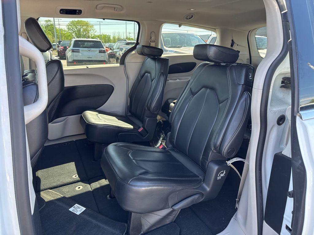 Used 2023 Bright White Clearcoat Chrysler Touring L image 4