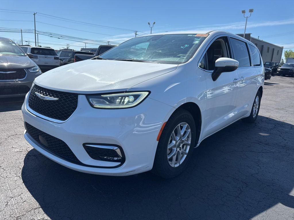Used 2023 Bright White Clearcoat Chrysler Touring L image 9