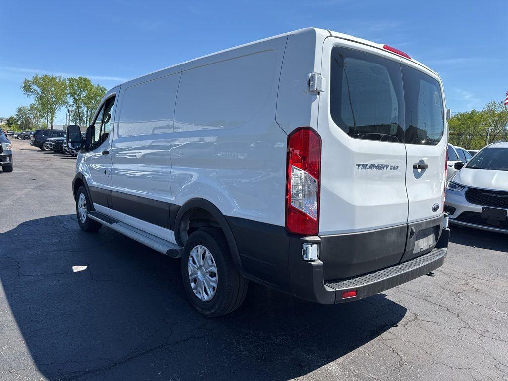 Used 2025 Oxford White Ford Base image 4