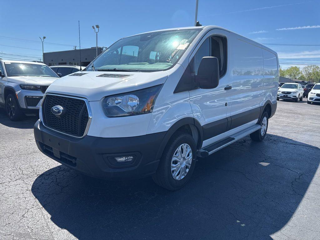 Used 2025 Oxford White Ford Base image 8