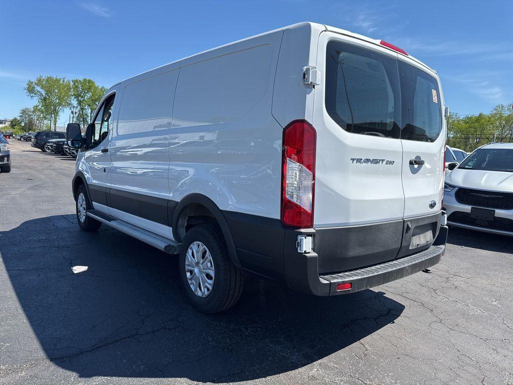 Used 2025 Oxford White Ford Base image 6
