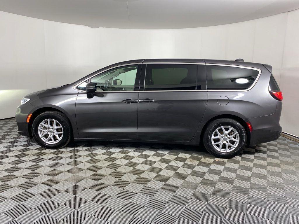 Used 2023 Crystal Metallic Chrysler Touring L image 14