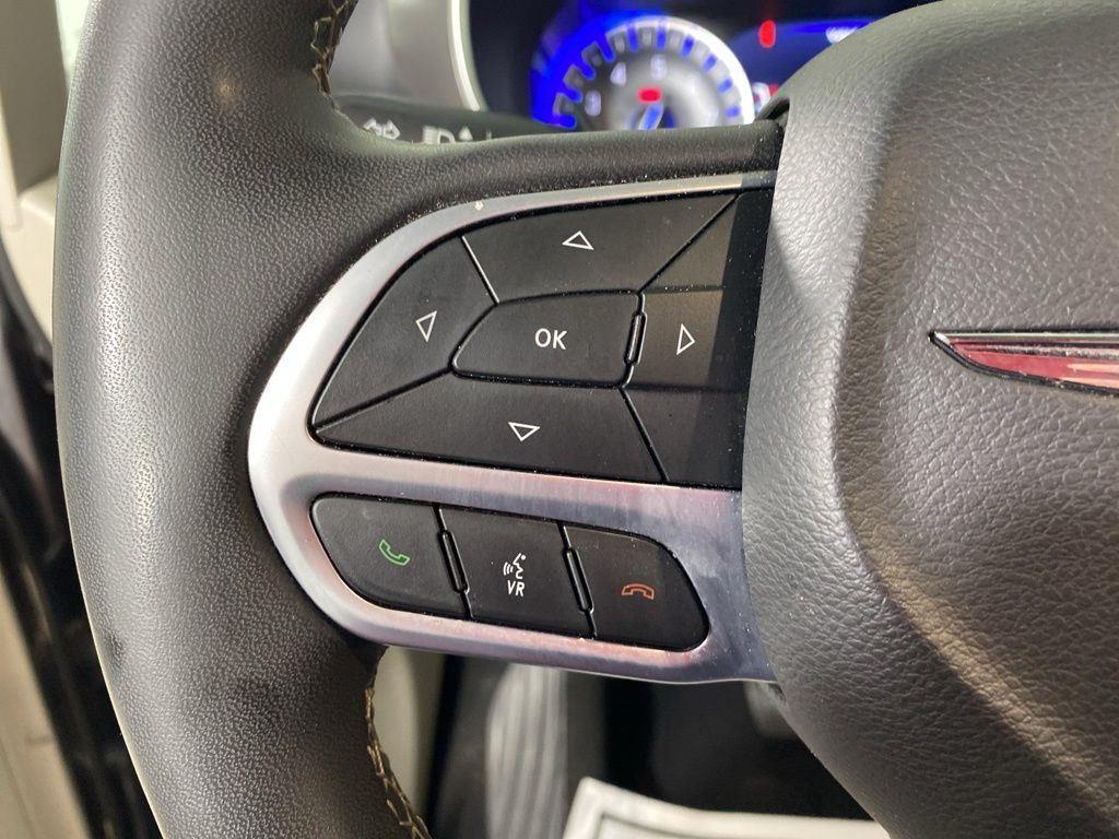 Used 2023 Crystal Metallic Chrysler Touring L image 21