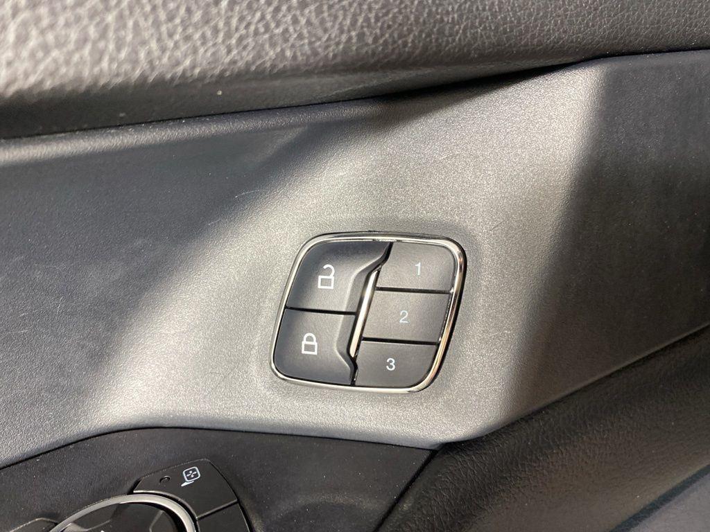 Used 2018 Magnetic Ford Limited image 31