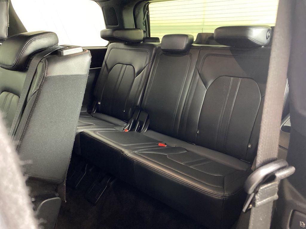 Used 2018 Magnetic Ford Limited image 12