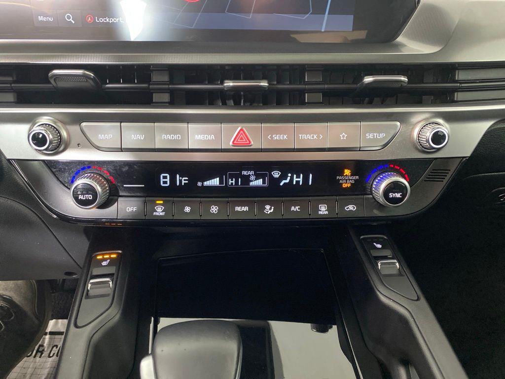 Used 2025 White Pearl Kia S image 26