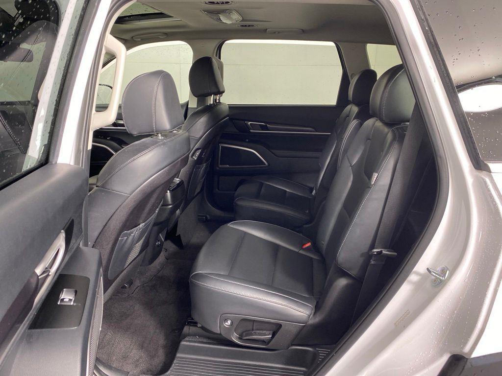 Used 2025 White Pearl Kia S image 10