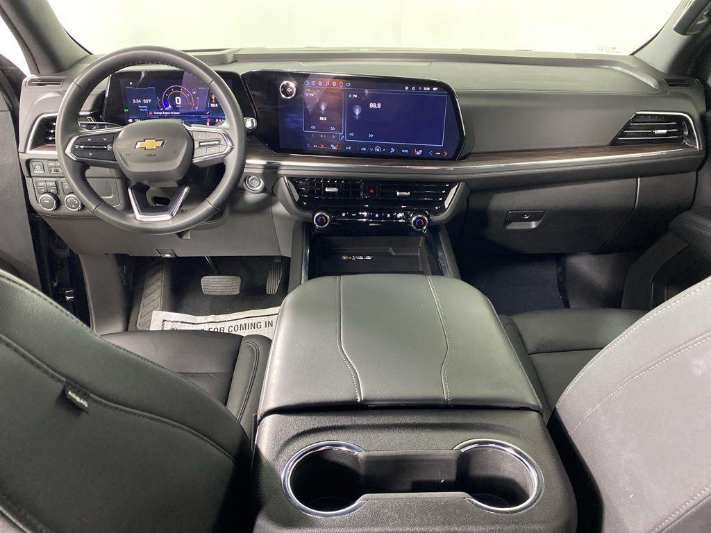 Used 2025 Black Chevrolet LT image 9